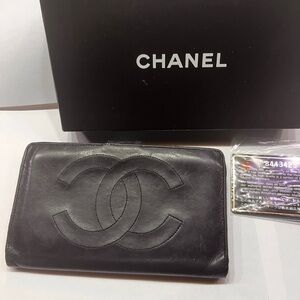 CHANEL Wallet Classic Black Leather Wallet With Box and Card CC logo